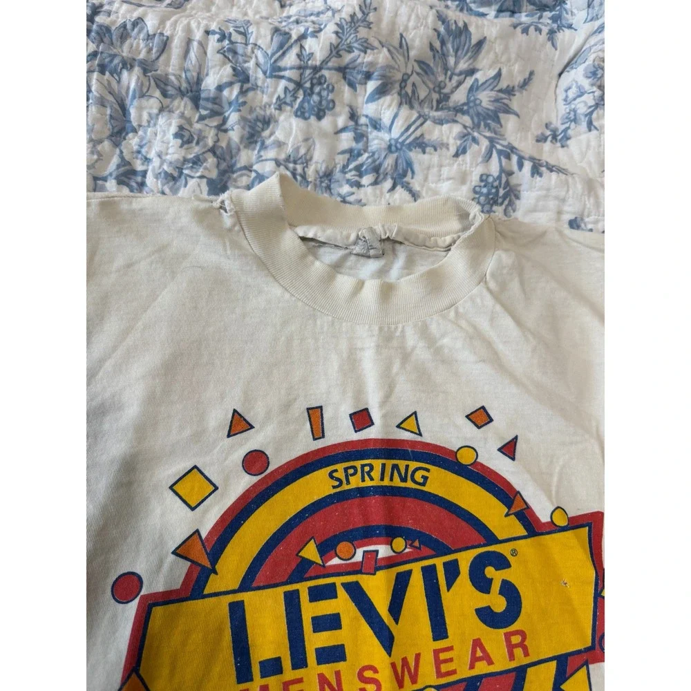 Vintage 1988 Levis Menswear Mervyns Spring Sale T-Shirt White Medium Distressed
